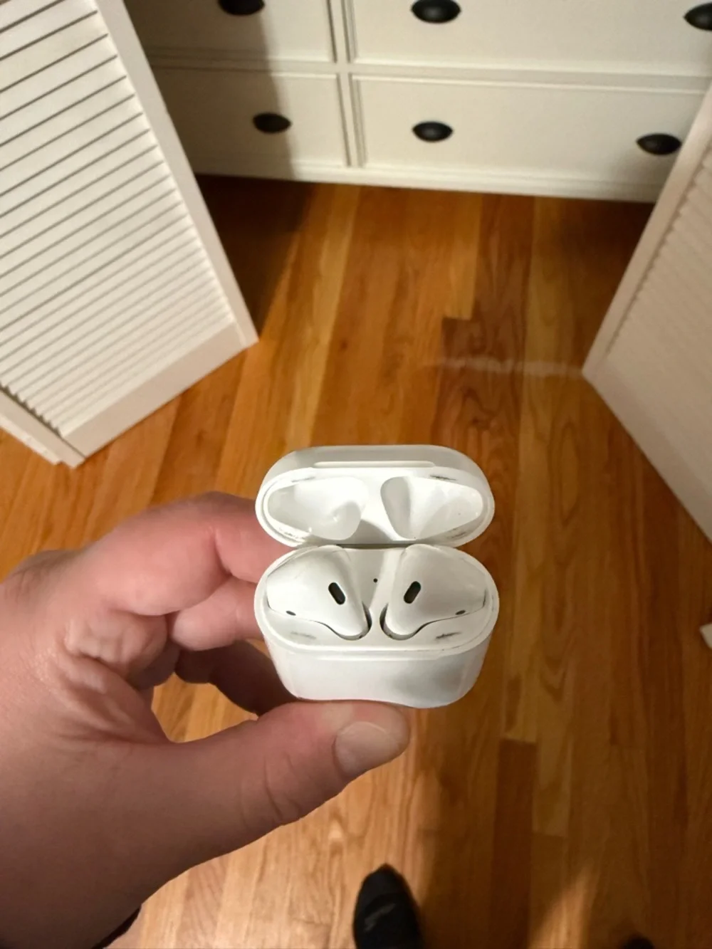 Apple Airpods (2nd Generation)